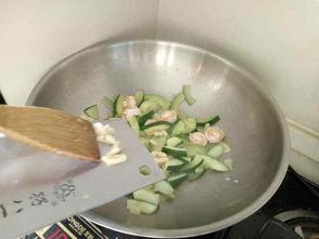 小吊瓜炒着吃,小吊瓜炒制秘籍