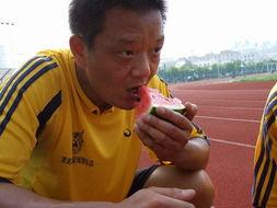 吃瓜丑态,揭秘吃瓜群众的丑态百出