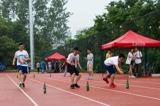 高校操场吃瓜事件
